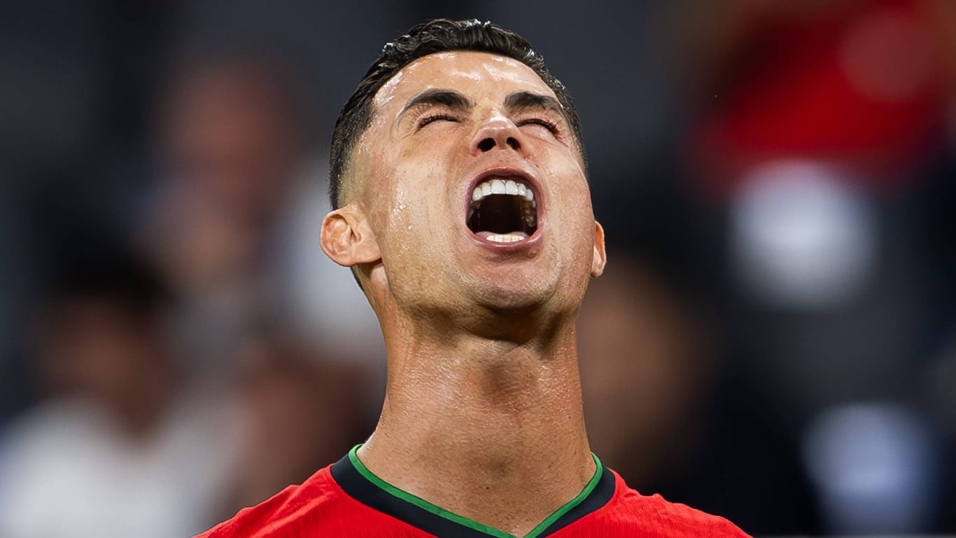 Ronaldo schluchzt: Der Portugal-Star erlebte im Spiel gegen Slowenien ein Auf und Ab der Gefühle.
