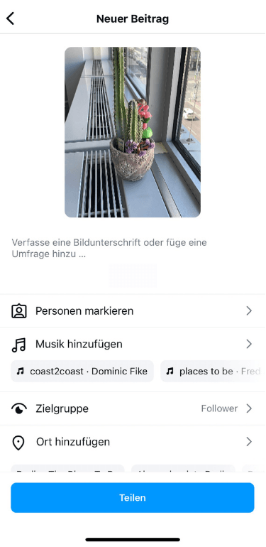 Nun haben Sie die Möglichkeit, Personen und einen Ort zu markieren, eine Beschreibung hinzuzufügen und Hashtags zu setzen.