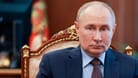 Wladimir Putin: Das Regime blickt den Russen mittlerweile unter die Bettdecke, meint Wladimir Kaminer.
