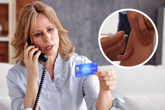 Frau am Telefon mit Bankkarte in der Hand (Symbolbild): Die Betrüger haben es auf sensible Daten abgesehen.