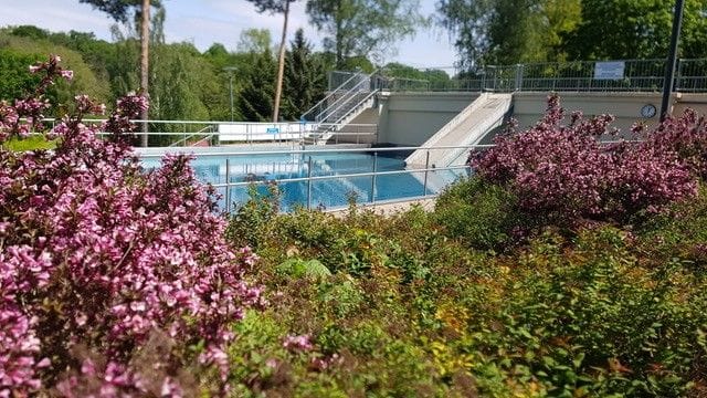 Blick aufs Blizbad im Radebeuler Lößnitzgrund.