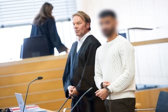 Prozessauftakt - Mordkomplott mit Schwester