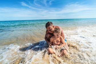 Urlaub an der Ostsee: Steigt die Wassertemperatur, erhöht sich auch das Risiko einer Vibrionen-Infektion.