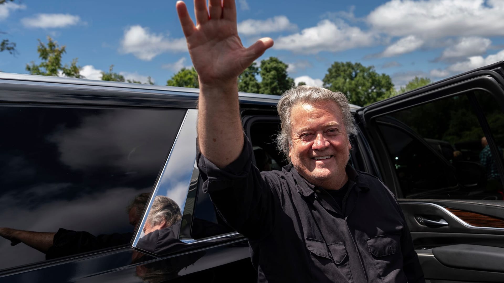 Steve Bannon kommt am Bundesgefängnis in Danbury an.