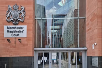 Haupteingang des Manchester Magistrates Court (Archivbild): Hier fiel das Urteil gegen die Lehrerin.