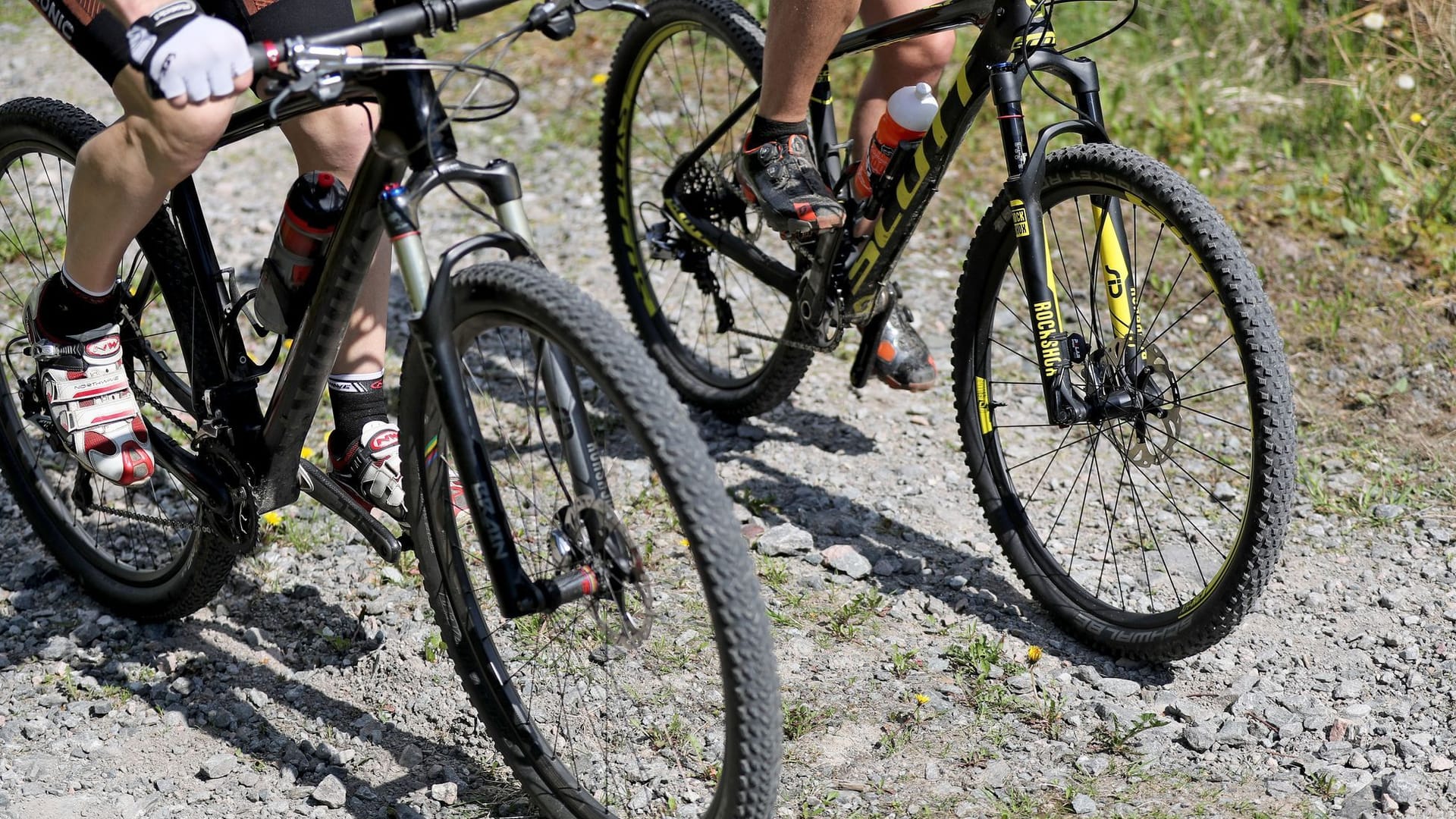 Felsbrocken verletzt Mountainbikerin aus Bayern