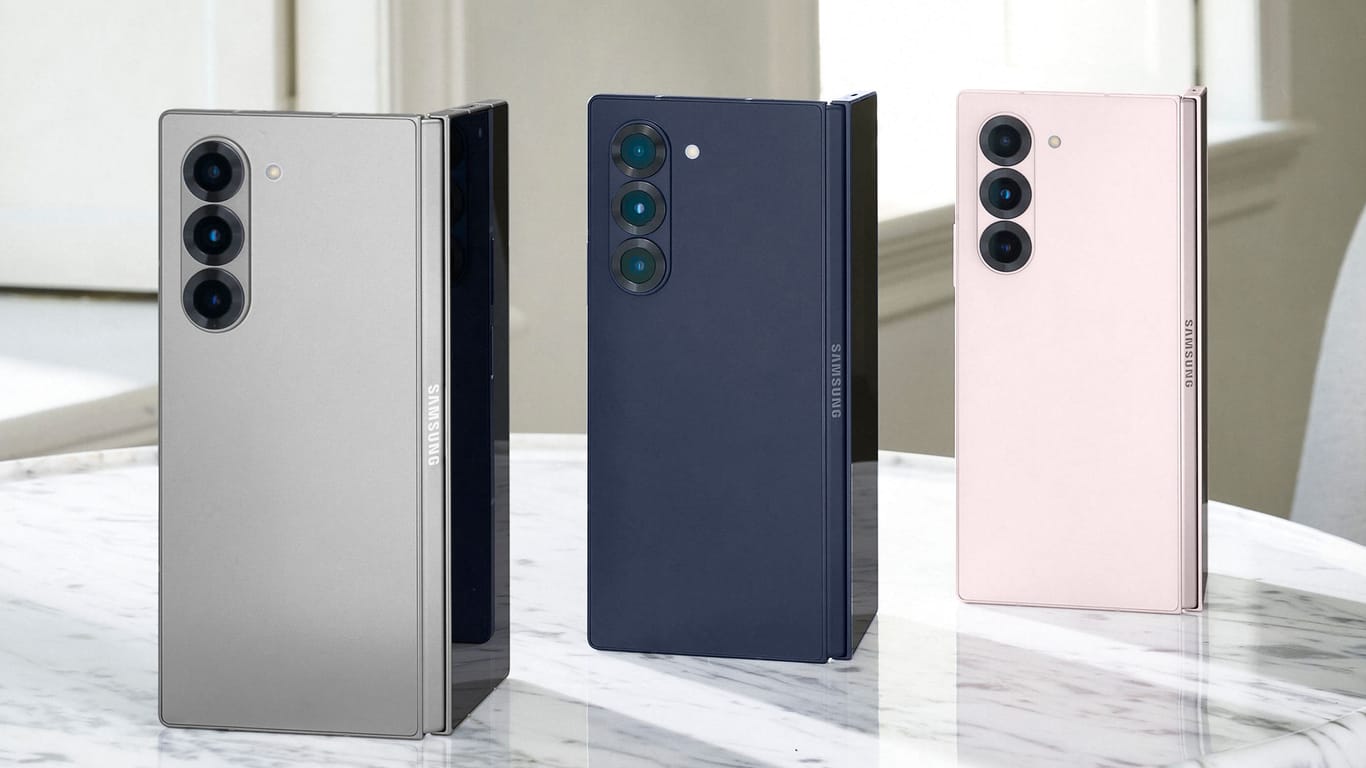 Das Galaxy Z Fold6 gibt es in den Farben Silber, Navyblau und Pink.