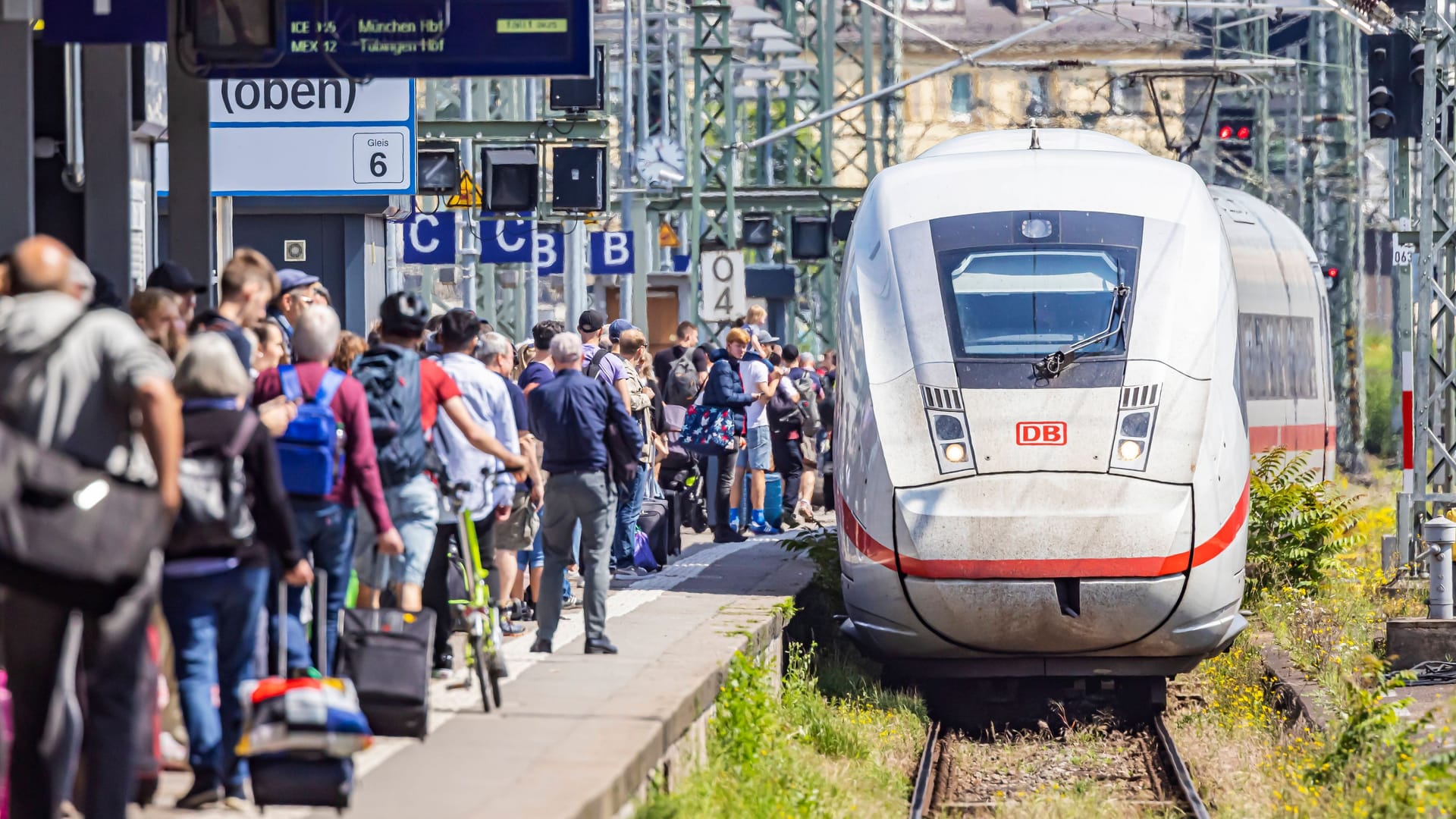 Der Stuttgarter Hauptbahnhof (Archivbild): Züge stehen dort derzeit still.