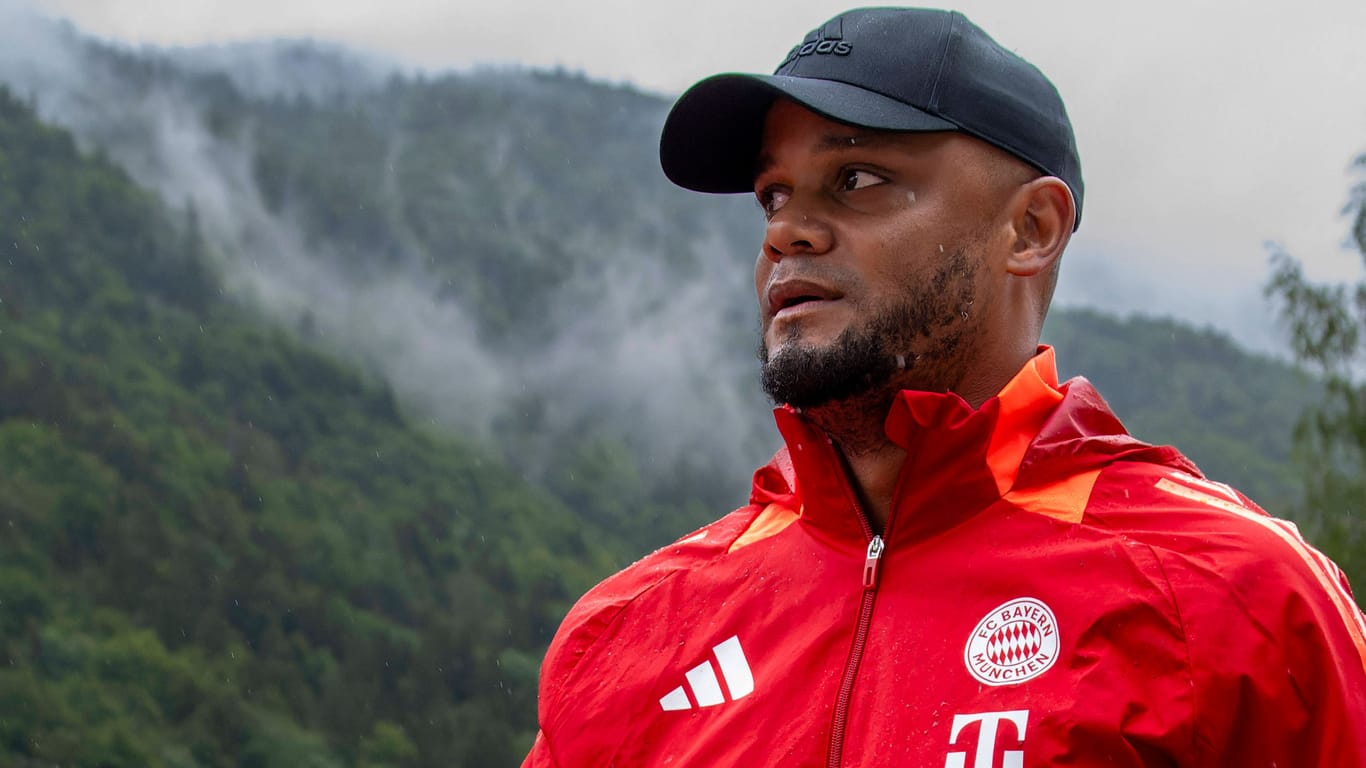 Vincent Kompany: Der neue Cheftrainer bereitet den FC Bayern derzeit im Trainingslager am Tegernsee auf die Saison vor.