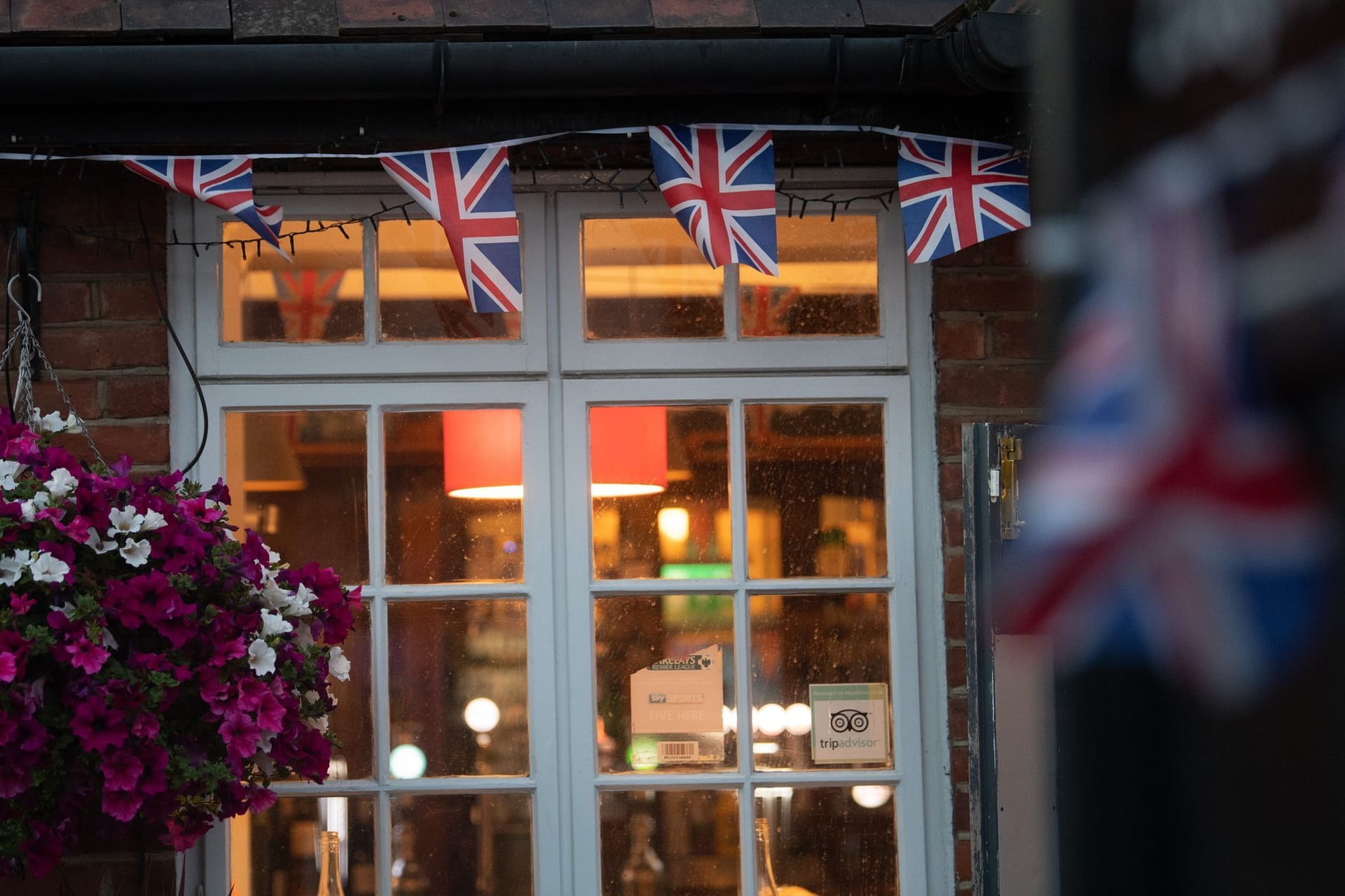 Englands Pubs dürfen zum EM-Finale länger öffnen