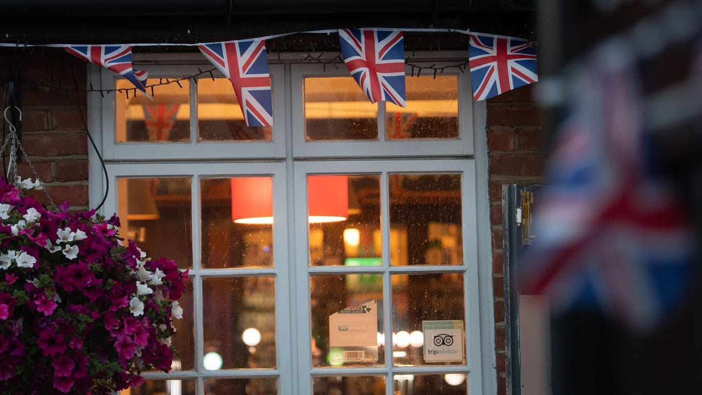 Englands Pubs dürfen zum EM-Finale länger öffnen