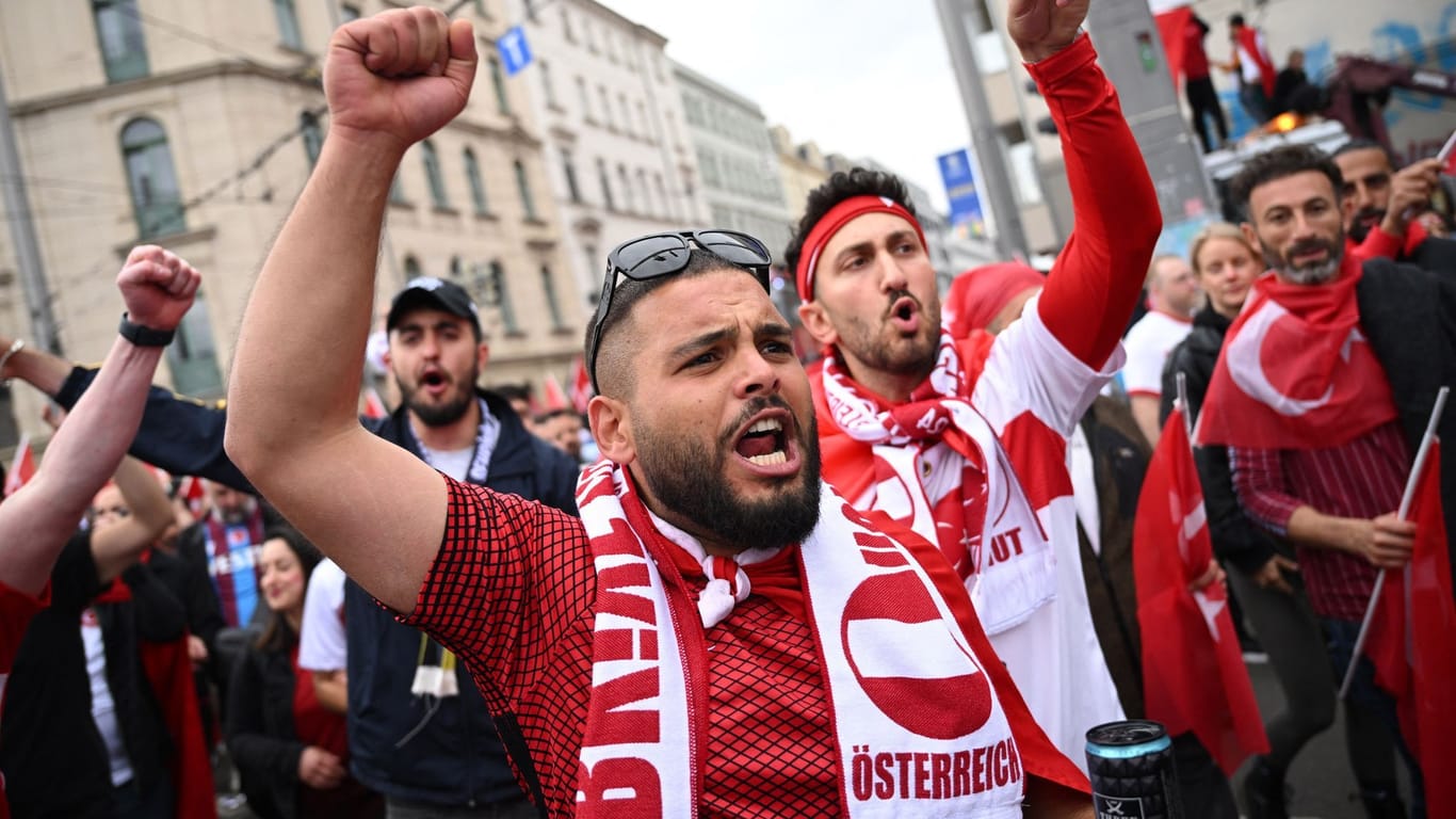 Türkische Fans in Leipzig: Vorsichtsmaßnahmen in der Stadt.