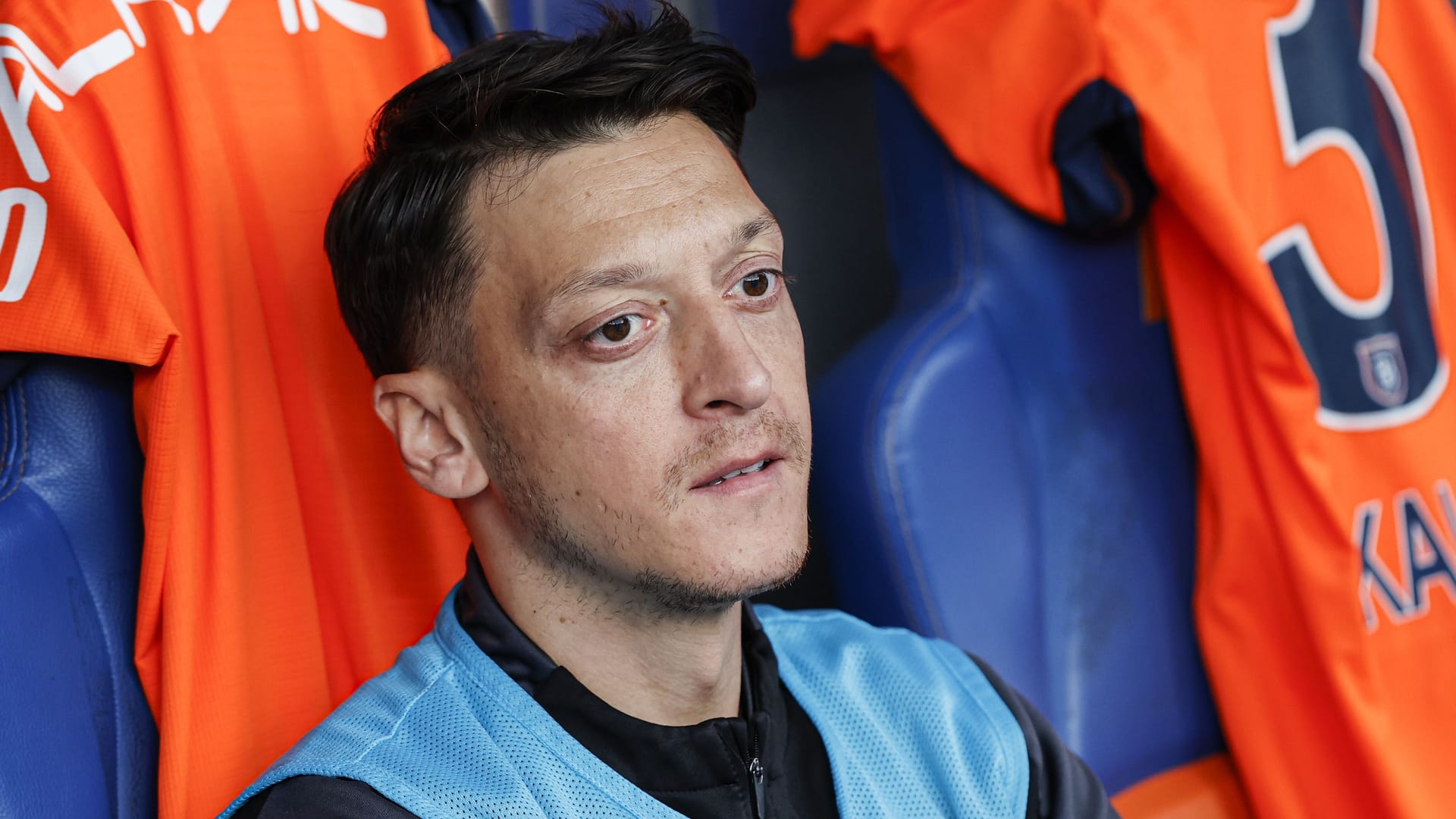 Mesut Özil im Trikot von Istanbul Basaksehir. Der Ex-Weltmeister beendete seine Karriere in der Türkei.