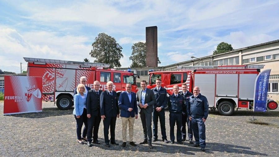 Oberbürgermeister Thomas Kufen und Oberbürgermeister Thomas Eiskirch haben den LOI zur Machbarkeitsstudie eines gemeinsamen Feuerwehr-Ausbildungszentrums unterschrieben.