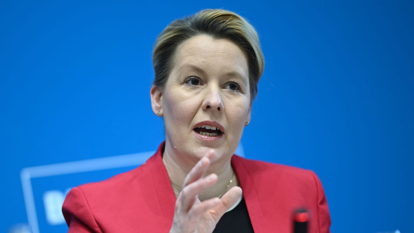 Franziska Giffey (SPD) bei einer Pressekonferenz (Archivbild): Die Berliner Senatorin für Wirtschaft, Energie und Betriebe fordert unter anderem eine höhere Zweitwohnungssteuer.