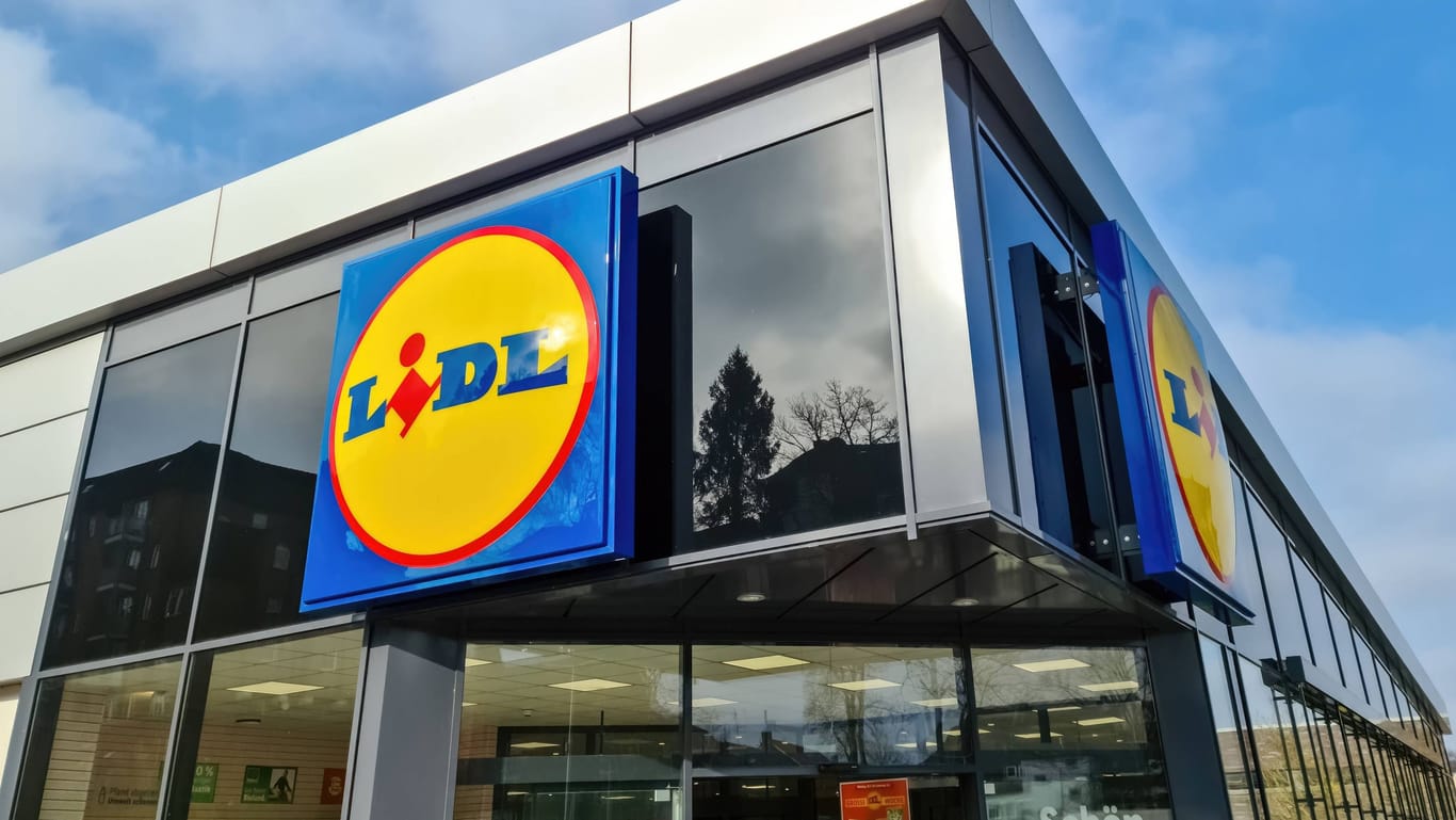 Lidl-Markt: Der Discounter musste geräucherten Fisch aus dem Verkauf nehmen.