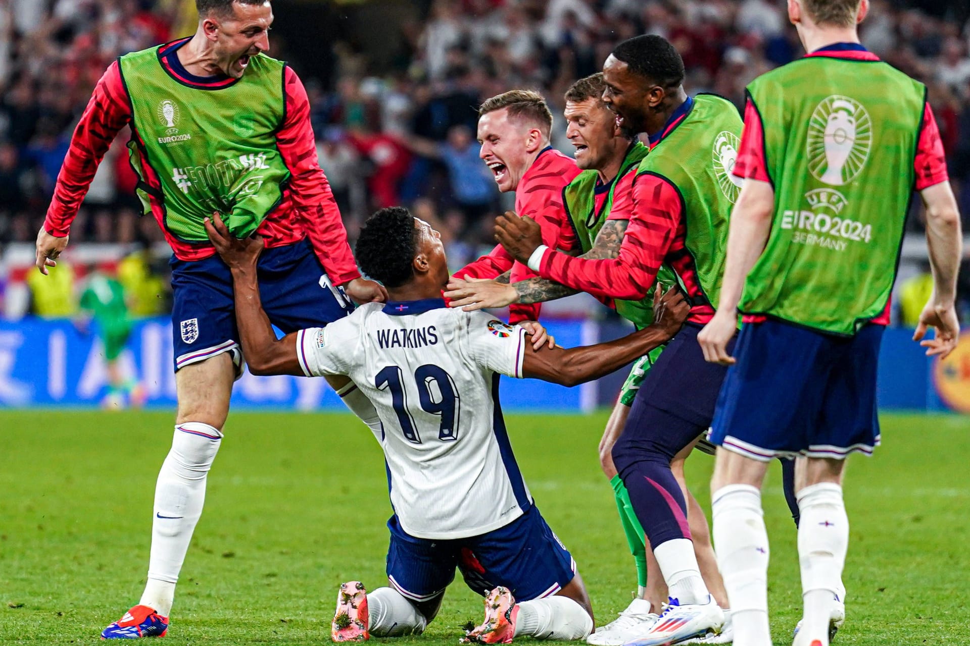 Die Erlösung: Ollie Watkins (19) hat gerade das entscheidende Tor für England geschossen.