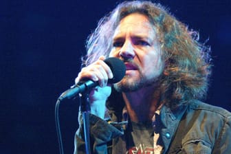 Pearl Jam: Die Band rund um Frontmann Eddie Vedder kann nicht auf der Berliner Waldbühne auftreten.