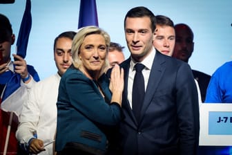 Bringt Frankreichwahl Le Pens Rechtsnationale an die Macht?