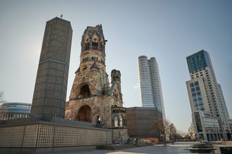 Der Breitscheidplatz in Berlin (Archivbild): Islamisten sollen am Wochenende vor dem EM-Finale den berühmten Platz in Berlin ausgespäht haben.