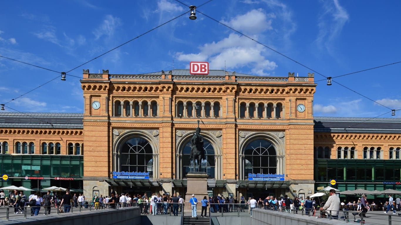 Der Hauptbahnhof in Hannover: Der Architekt des heutigen Gebäudes ist Hubert Stier.