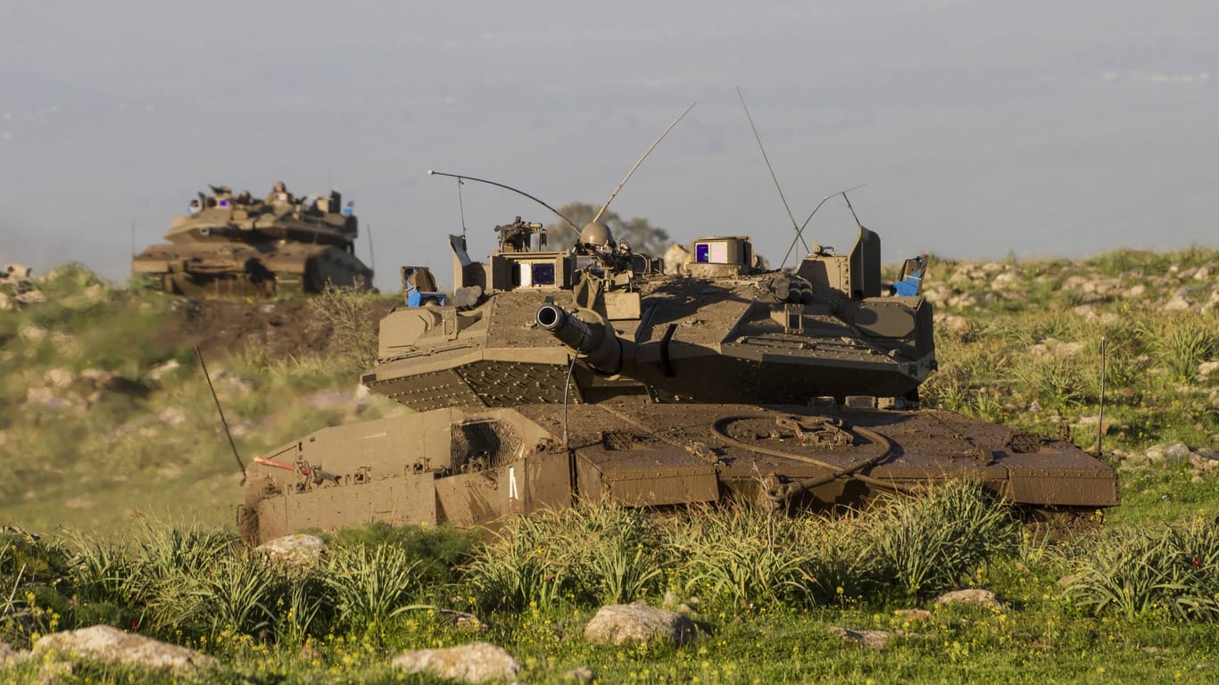 Israelischer Merkava IV: Das installierte Trophy-System schützt den Panzer und seine Besatzung.