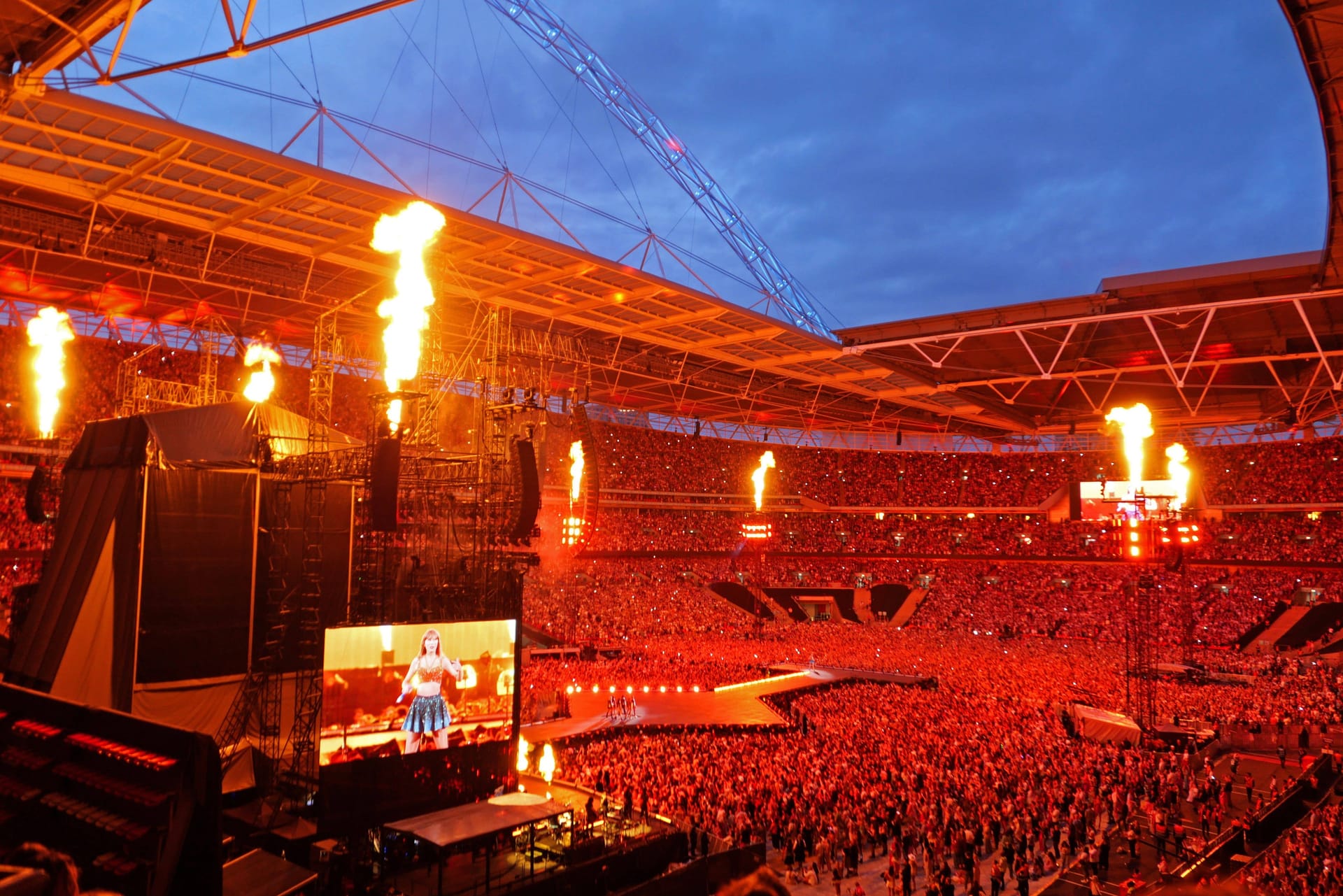 Taylor Swift vor 85.000 Fans im Wembley-Stadion von London