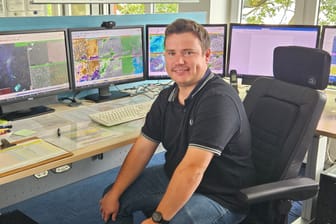 David Bötzel: Er ist Wetterberater beim Deutschen Wetterdienst in Essen.