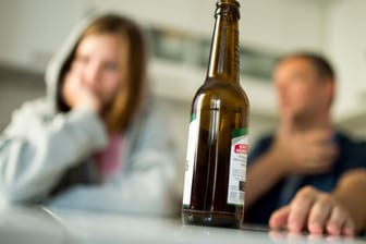 Gesundheitspolitiker warnen vor frühzeitigem Alkoholkonsum