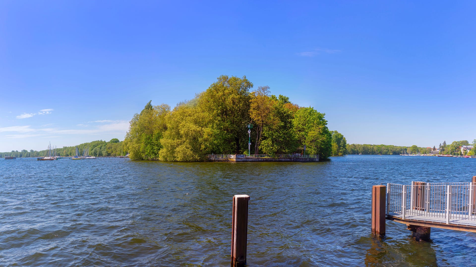 Der Müggelsee in Berlin (Archivfoto): Am Abend hat hier ein Rettungseinsatz begonnen.