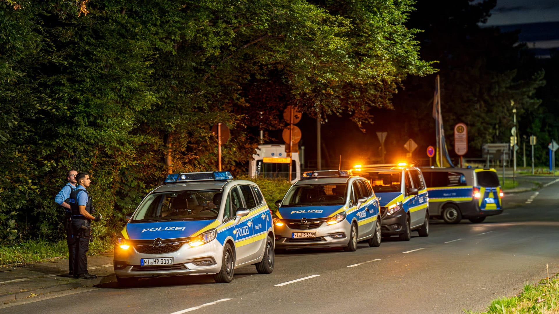 In einer Unterkunft für Geflüchtete in Hattersheim kam es am Montag Abend zu einem Messerangriff. Wie viele Personen verletzt wurden und weitere Hintergründe der Tat sind aktuell nicht bekannt.