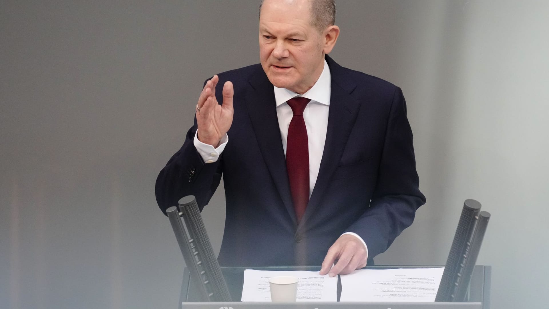 Sondersitzung des Bundestags zum Krieg in der Ukraine Sondersitzung des Bundestags zum Krieg in der Ukraine