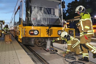 VU Fußgänger geriet unter die Straßenbahn - 1 Schwerverletzter