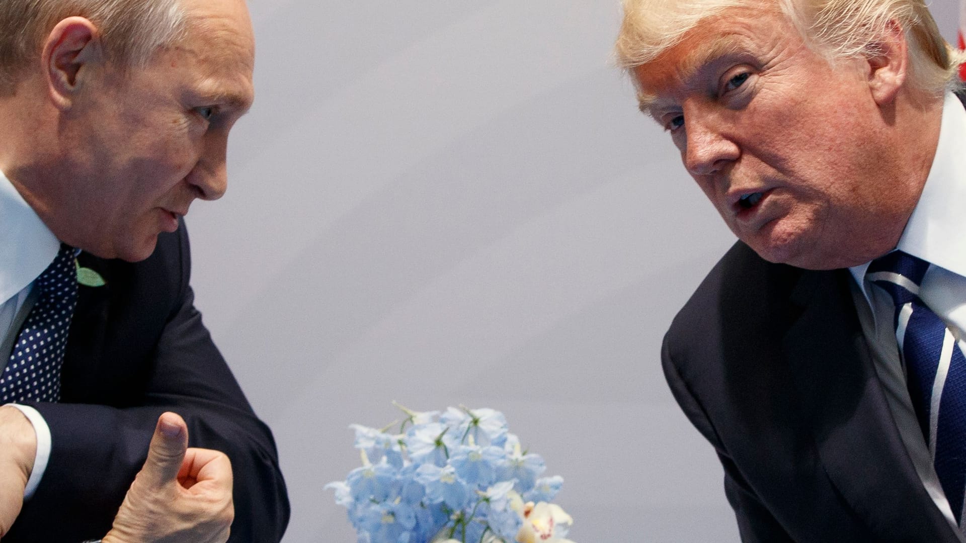 Wladimir Putin und Donald Trump (Archivbild): Russlands wünscht sich Trumps Rückkehr, sagt Timothy Snyder.