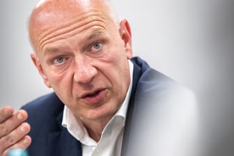 Kai Wegner (CDU), Regierender Bürgermeister von Berlin: Wegen der hohen Kosten müsse die Stadt Goebbels Anwesen notfalls verschenken.