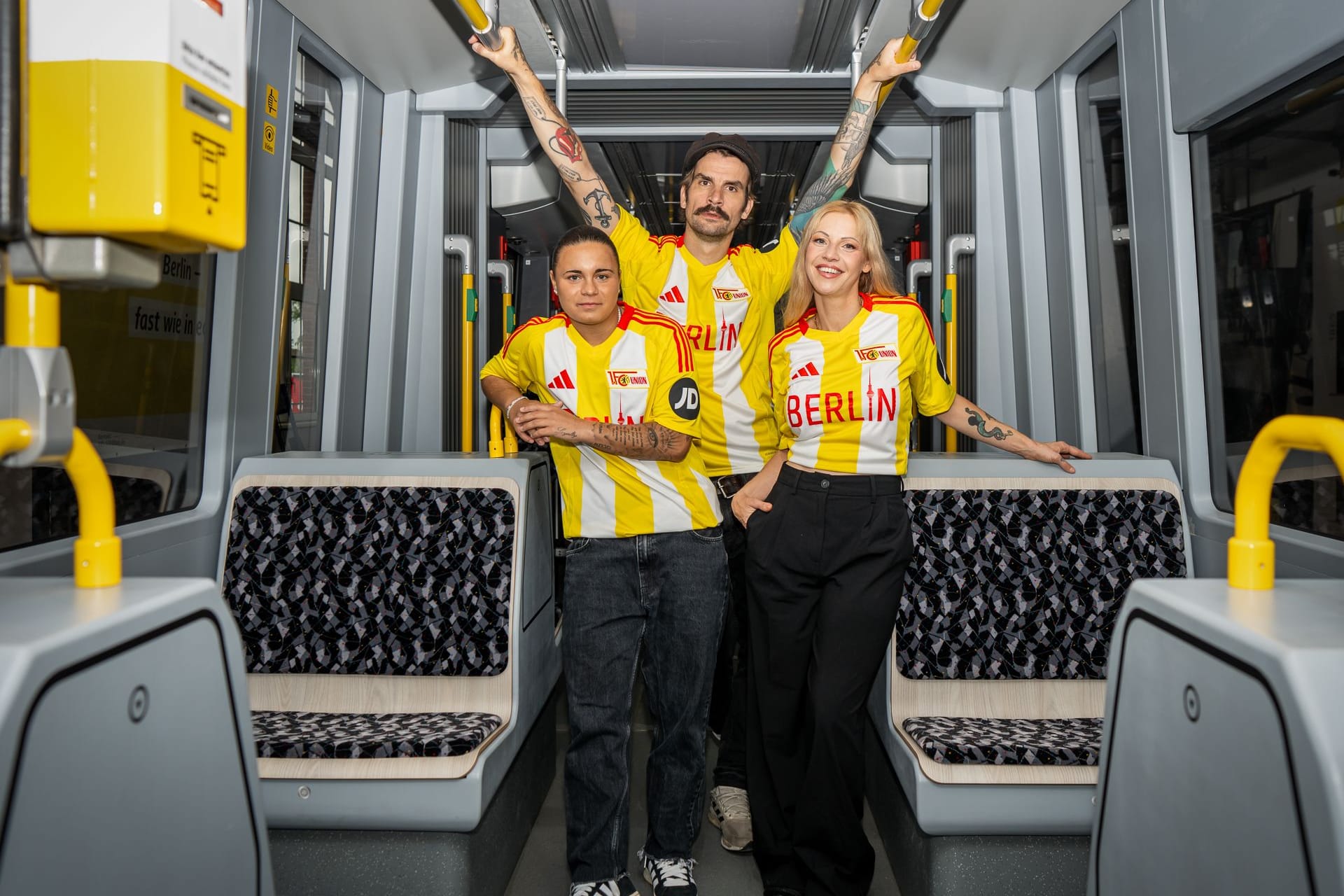 Union in der Straßenbahn (Archivbild): Der Verein hat das Ausweichtrikot präsentiert.