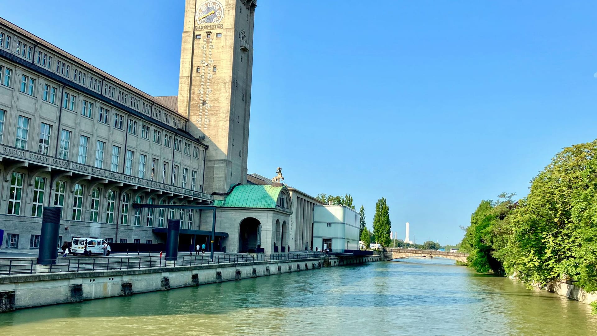 Direkt am Deutschen Museum (links) könnte nach dem Willen des Vereins Isarlust ein Flussschwimmbad entstehen.