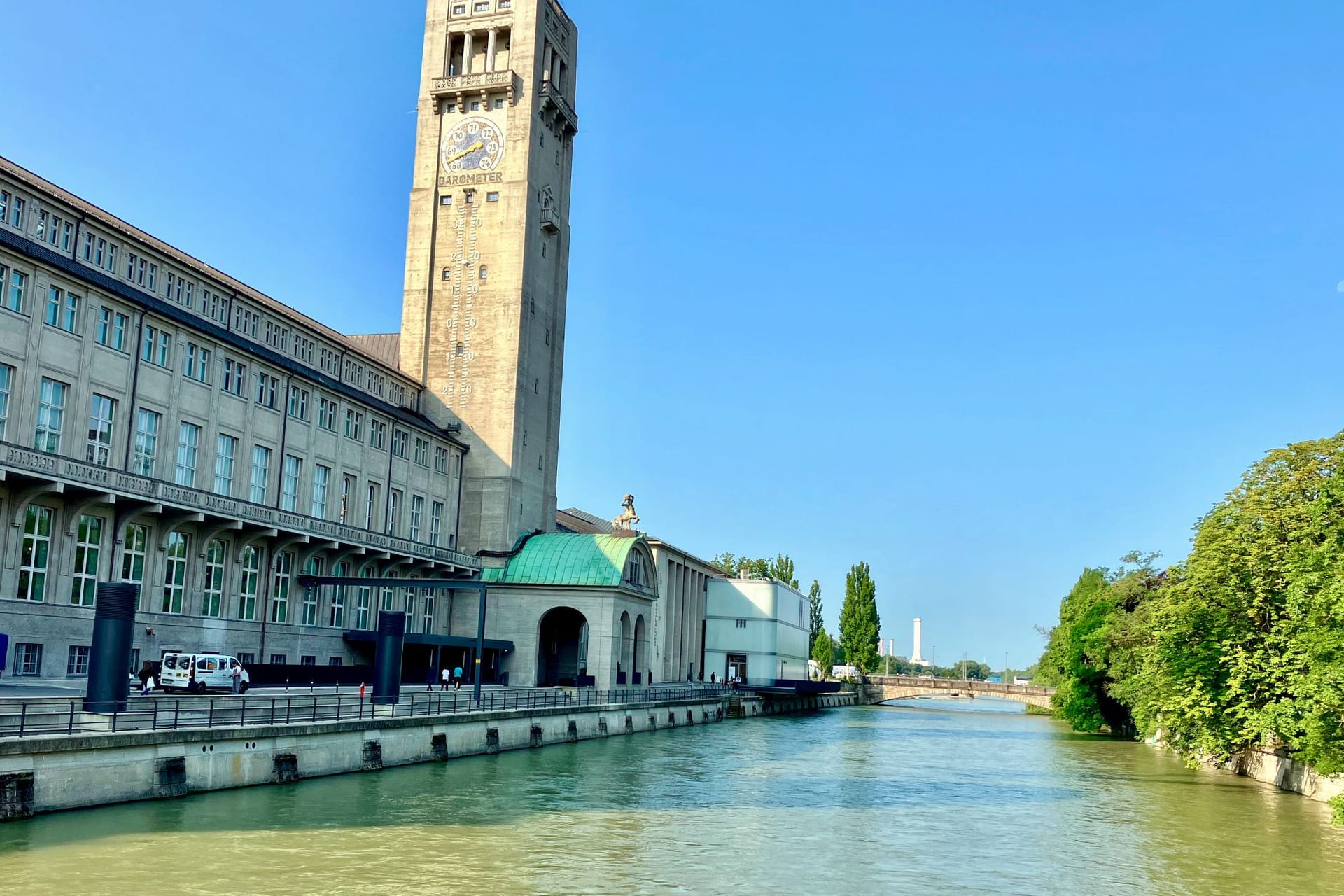 Direkt am Deutschen Museum (links) könnte nach dem Willen des Vereins Isarlust ein Flussschwimmbad entstehen.