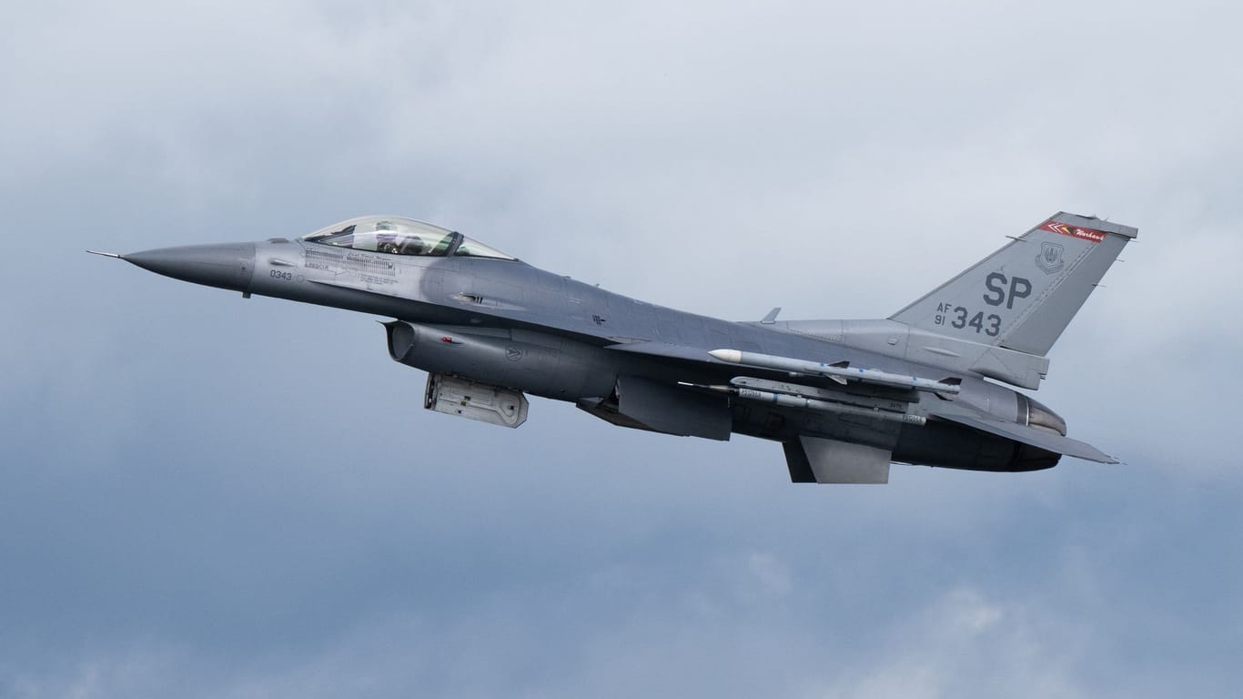 Ein F-16-Kampfjet: Wird er auch gegen russische Flugzeuge eingesetzt?