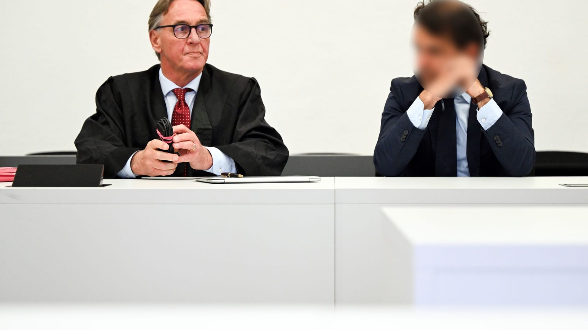 Beginn Prozess wegen Urkundenfälschung in Duisburg Beginn Prozess wegen Urkundenfälschung in Duisburg