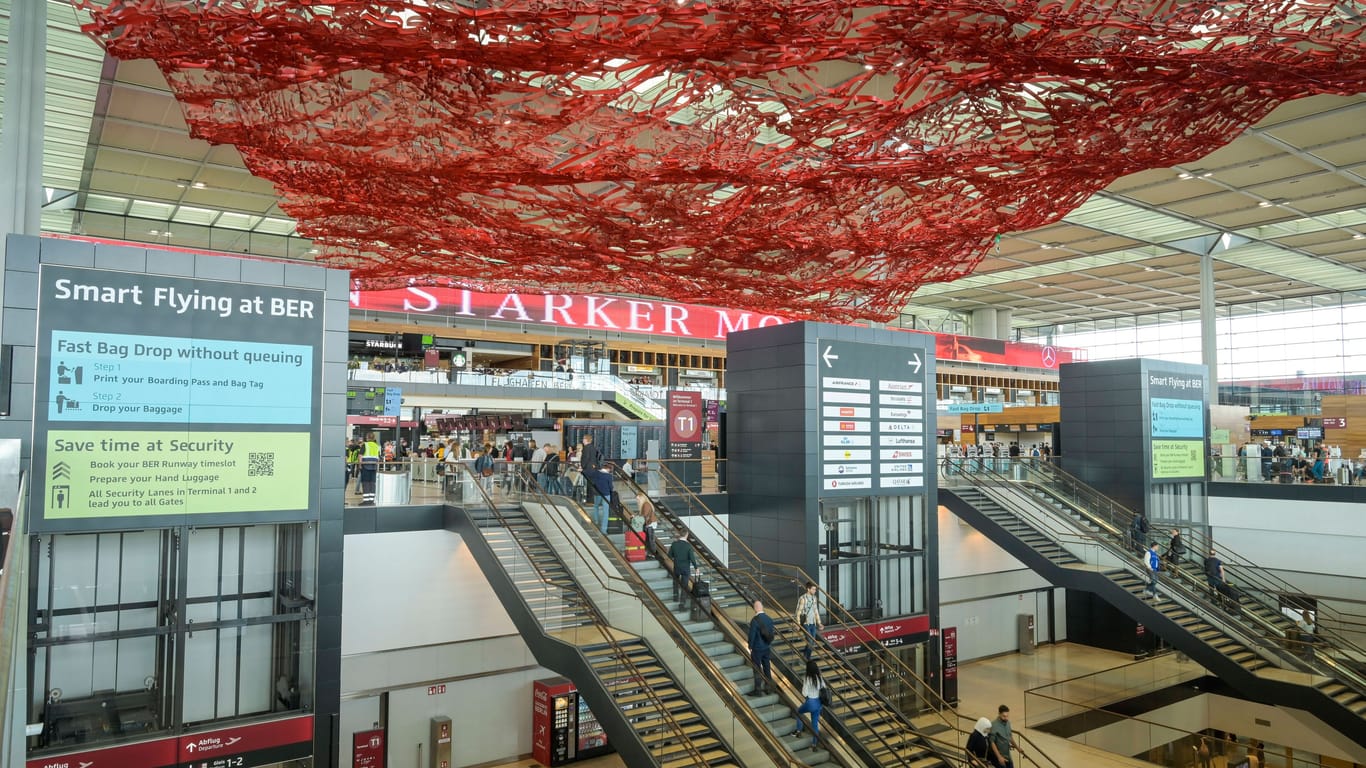 Flughafen BER (Archivbild): Eine Panne legt den Airport lahm.