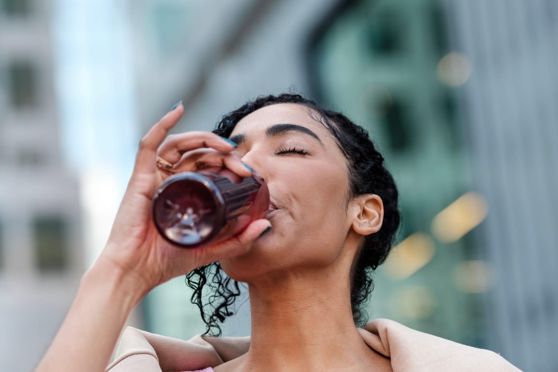 Energy-Drinks: Sie enthalten neben Süßungsmitteln und Koffein viele Zusatzstoffe.