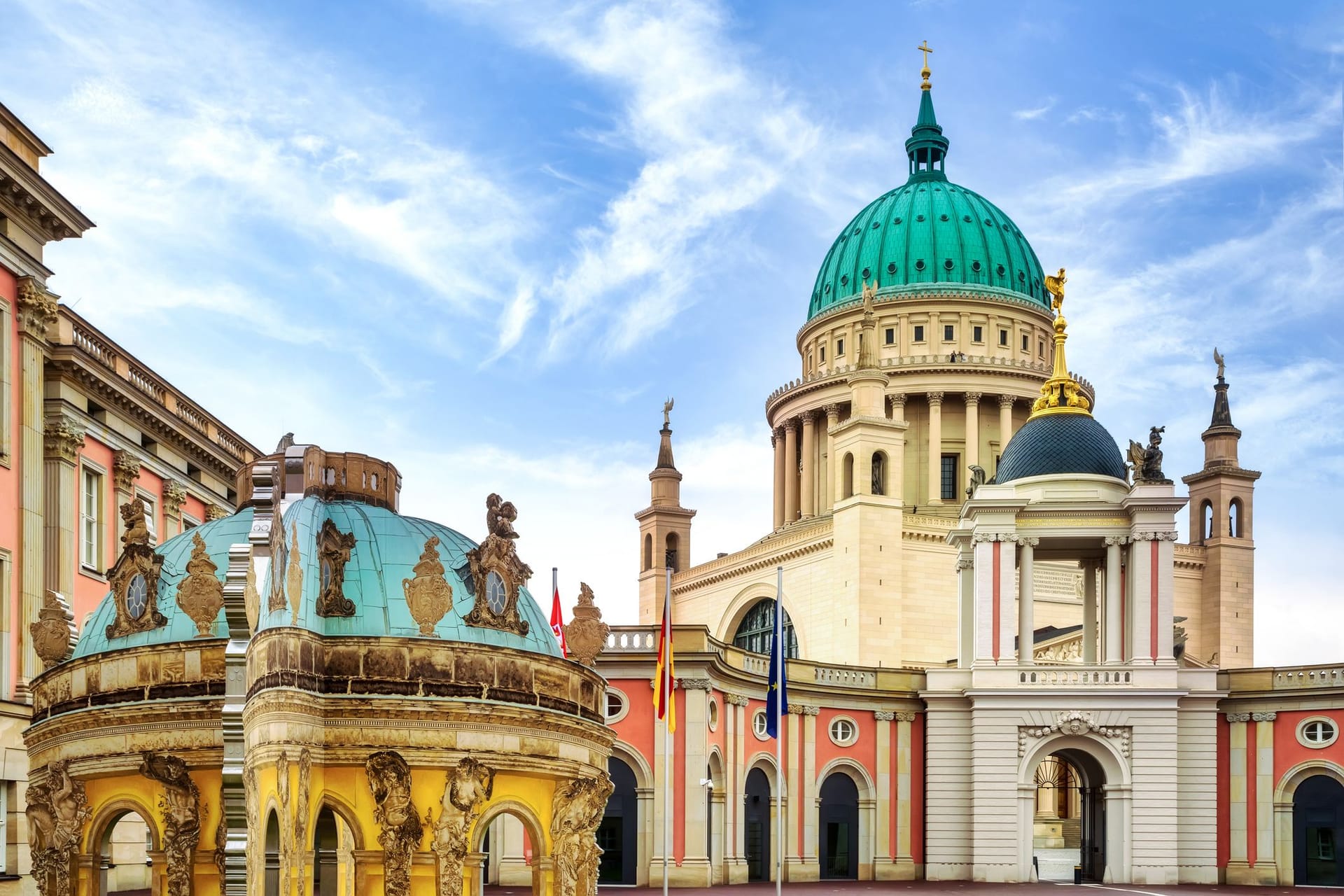 Nikolauskirche und Landtag in Potsdam