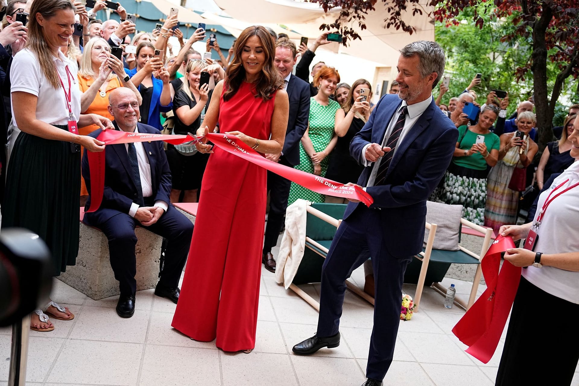 König Frederik und Königin Mary eröffneten einen dänischen Pavillon der Olympischen Spiele 2024 in Paris.