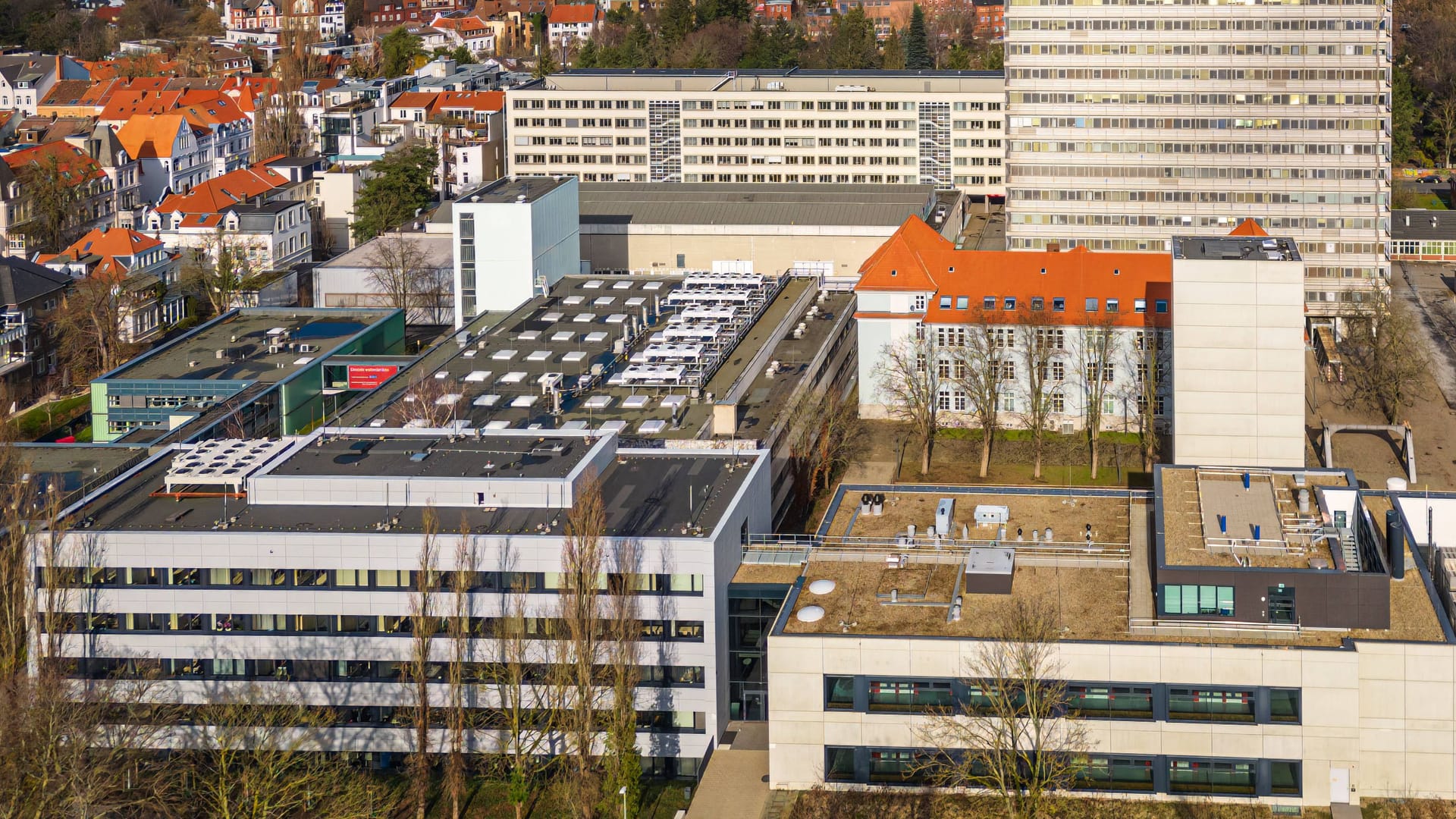 Ein Blick von oben auf den Conti-Campus: Dort darf seit Kurzem das Café "Hanomacke" wieder öffnen.