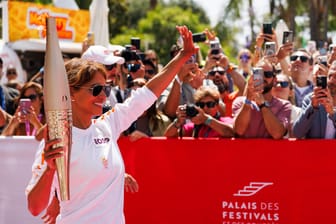 Halle Berry: Die Schauspielerin trug das Olympische Feuer.