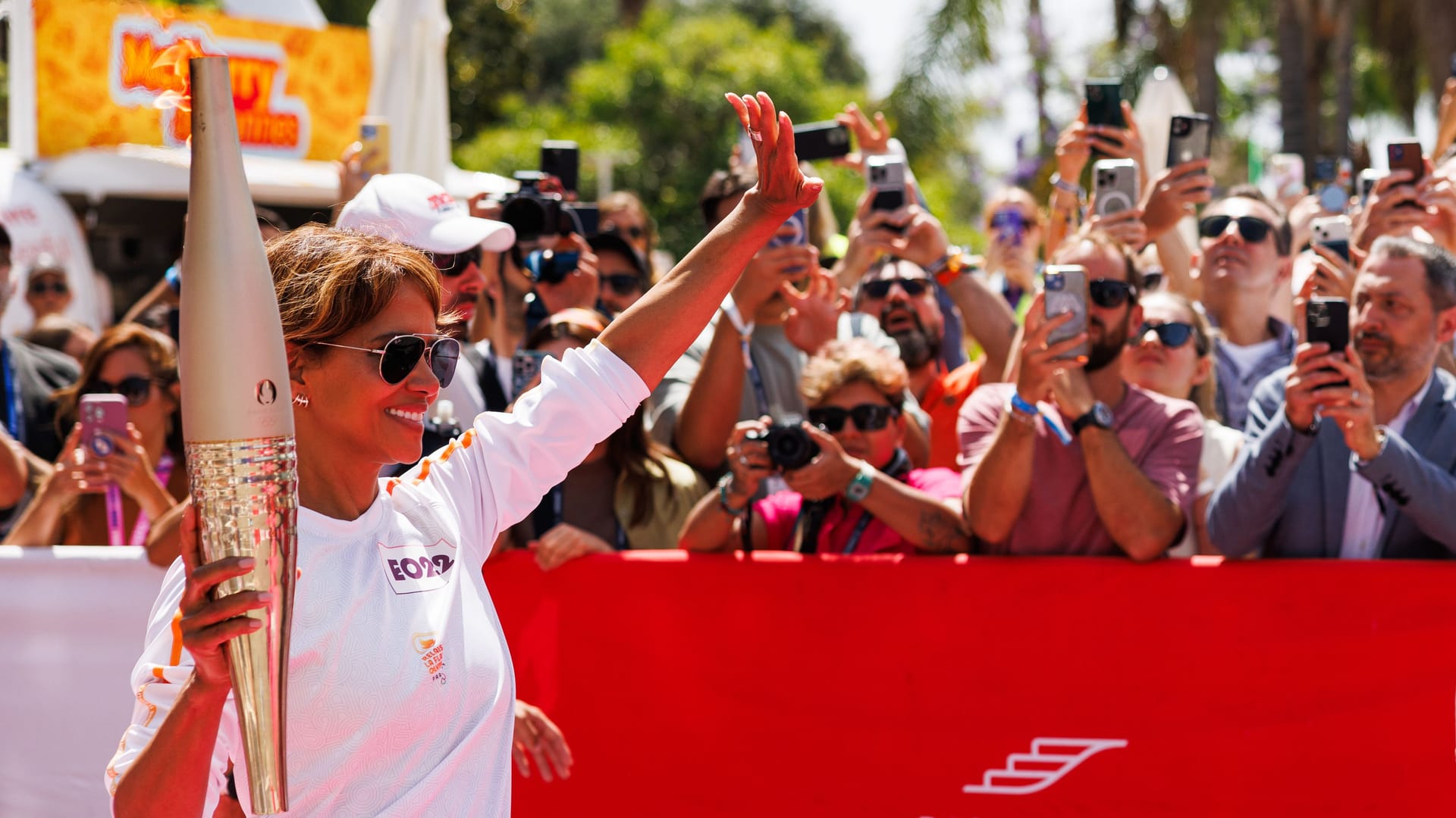 Halle Berry: Die Schauspielerin trug das Olympische Feuer.