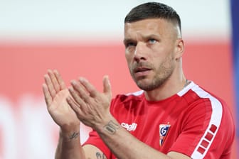 Lukas Podolski: Der Stürmer spielt aktuell noch in Polen für Gornik Zabrze.
