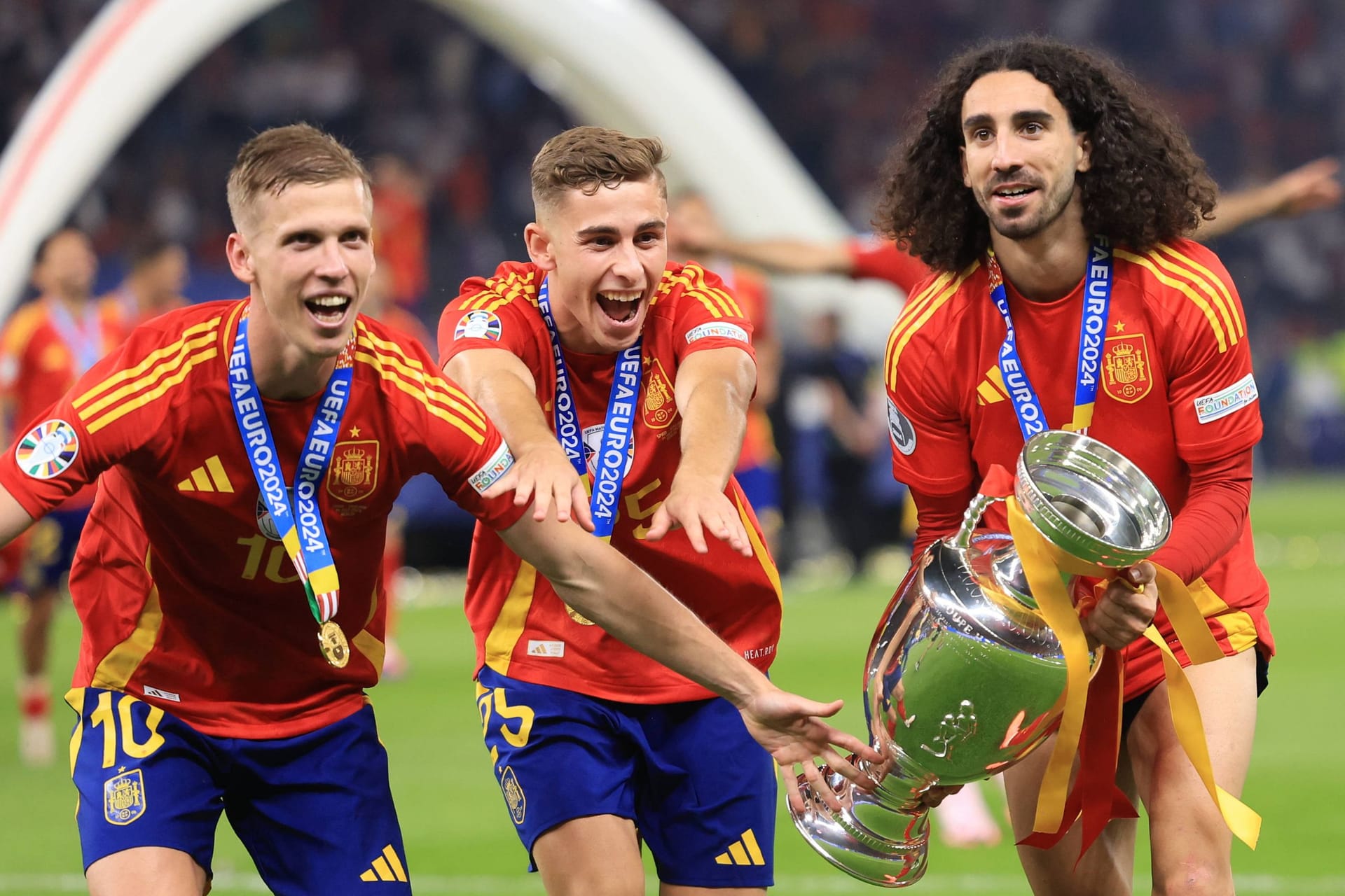 Dani Olmo, Fermín López und Marc Cucurella: Das spanische Team feierte den EM-Triumph im Berliner Olympiastadion.