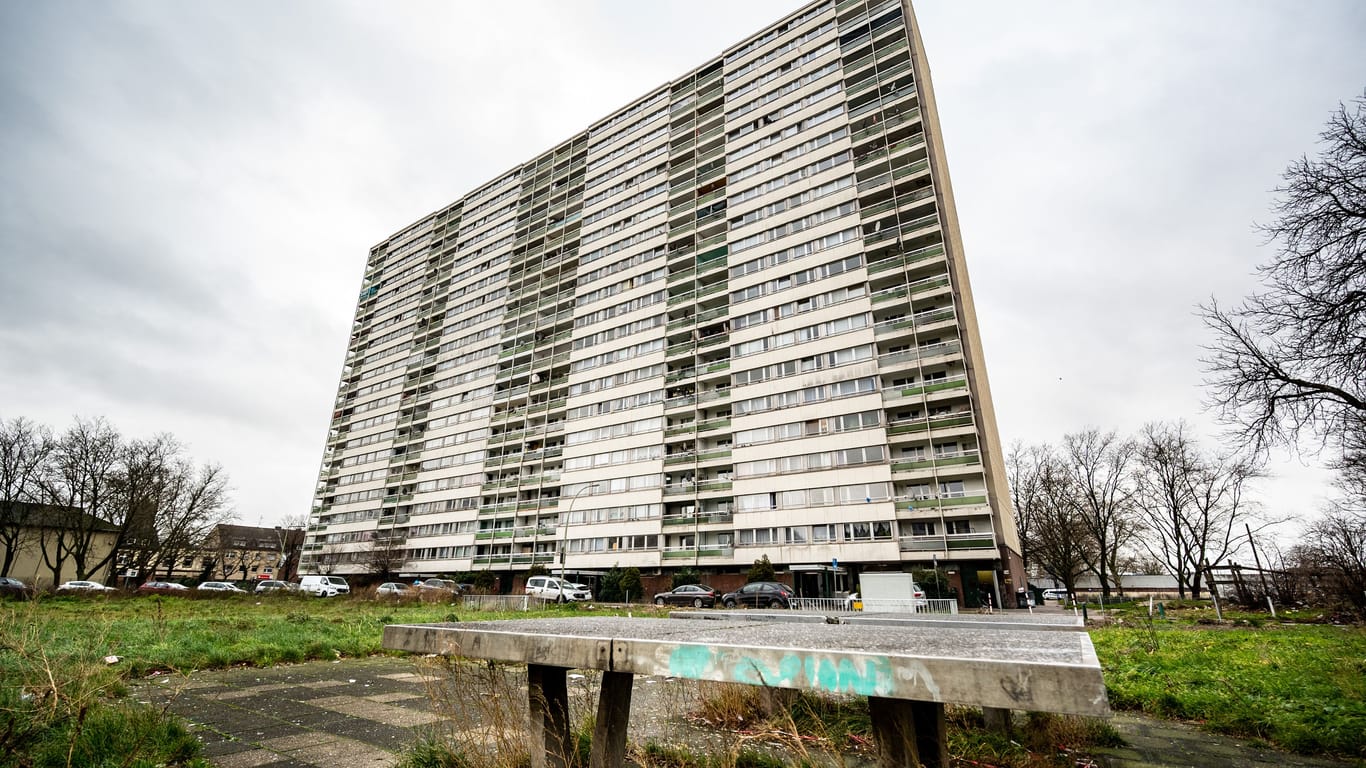 Das Hochhaus (Archivbild): DHL-Zusteller kommen nicht mehr her.